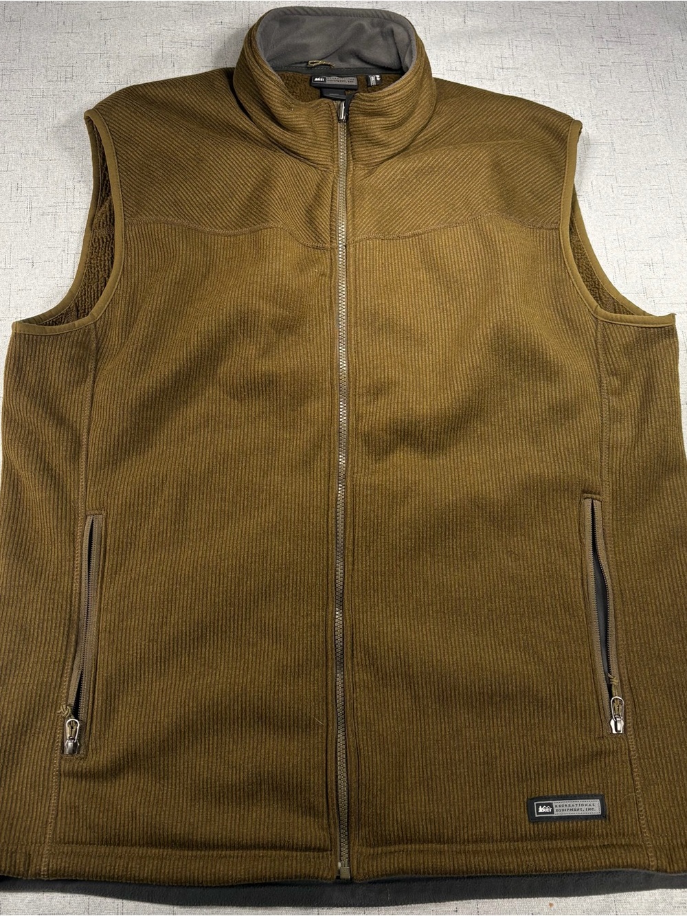 REI Men’s Brown Full Zip Vest Stand-Up Collar Zipped Pockets Logo Size XL